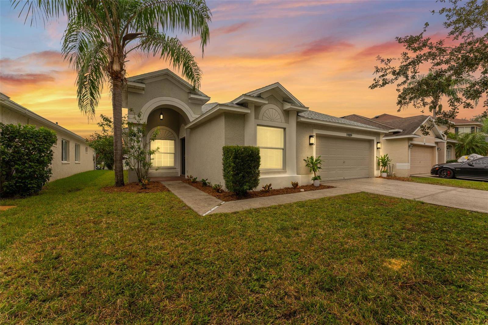 19009 FISHERMANS BEND DR, Lutz, FL 33558