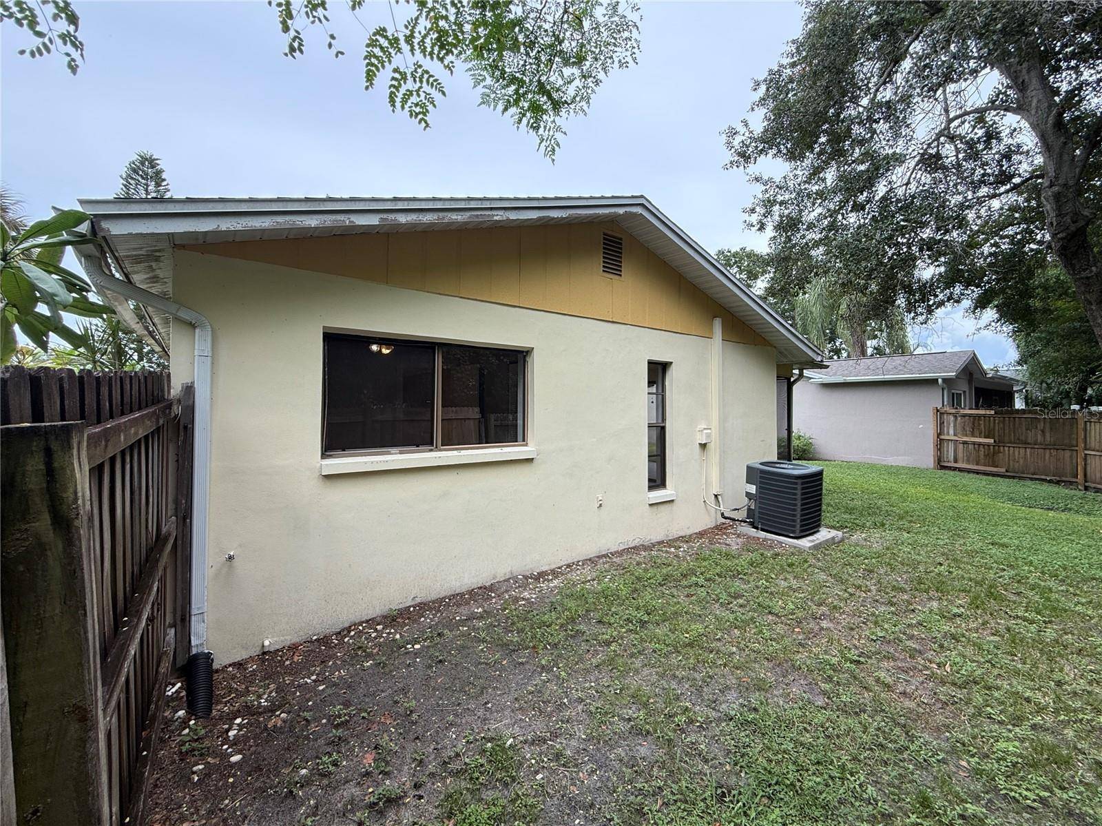 3030 CYPRESS GREEN DR, Palm Harbor, FL 34684