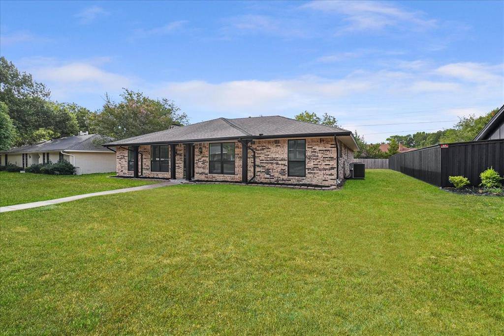 236 Charles Street, Desoto, TX 75115