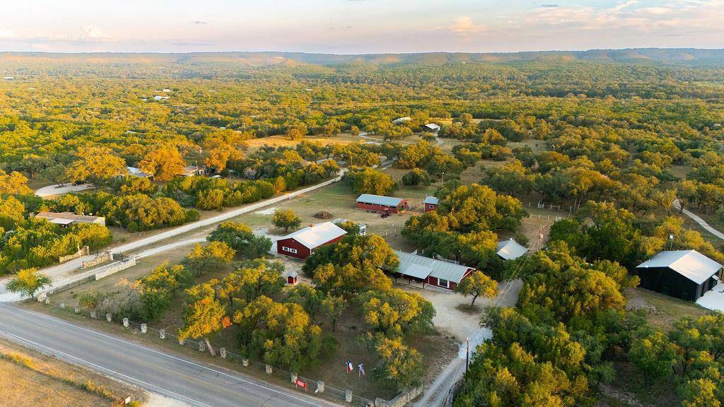 2501 Wayside DR, Wimberley, TX 78676