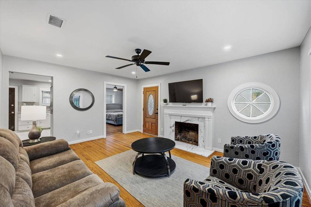 2614 Roanoke Avenue, Dallas, TX 75235