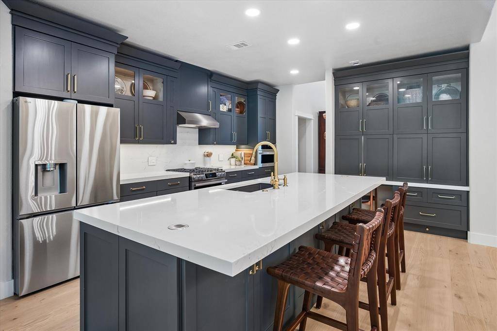 9758 Vinewood Drive, Dallas, TX 75228