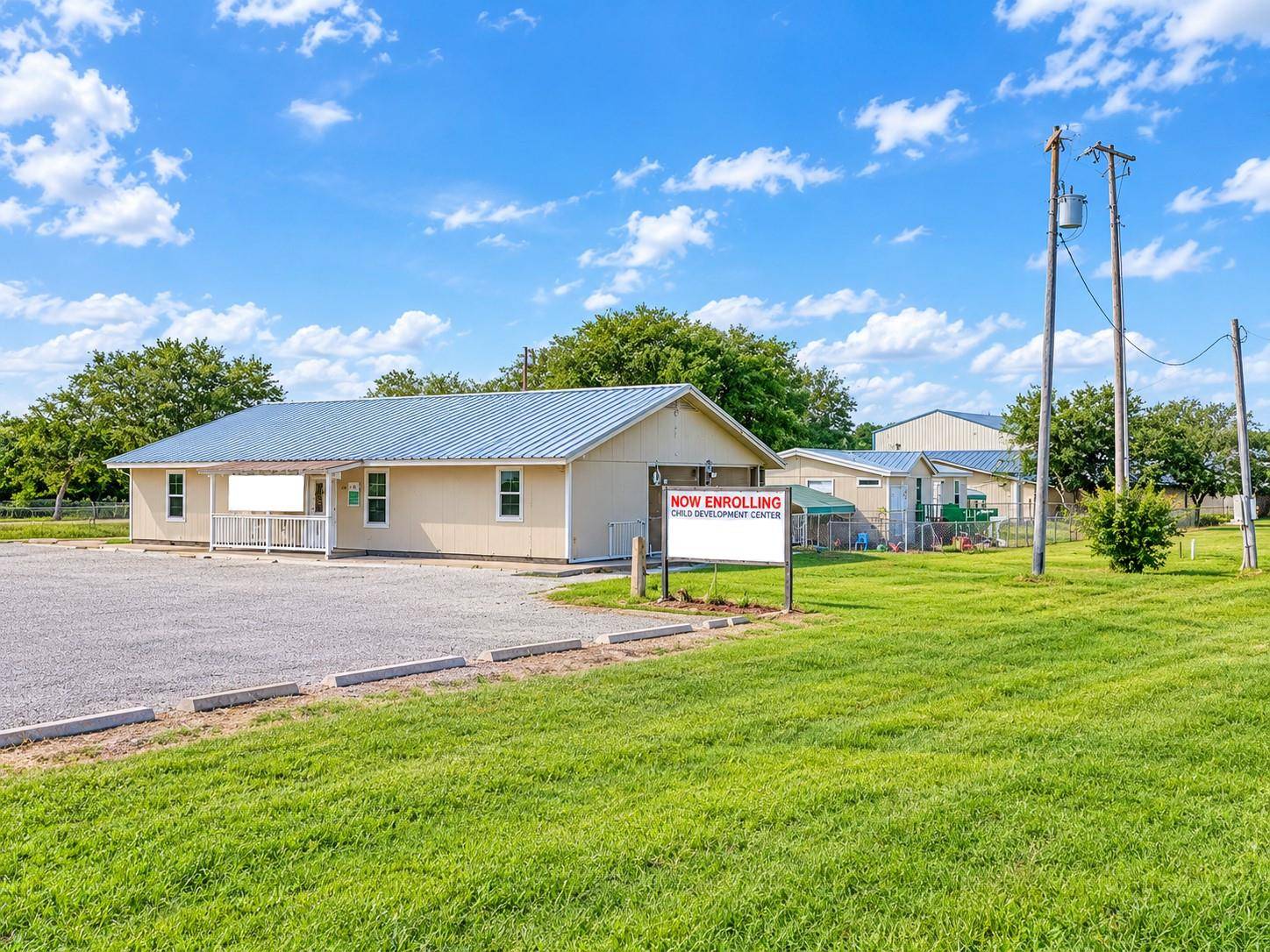 2501 Colorado ST, Lockhart, TX 78644