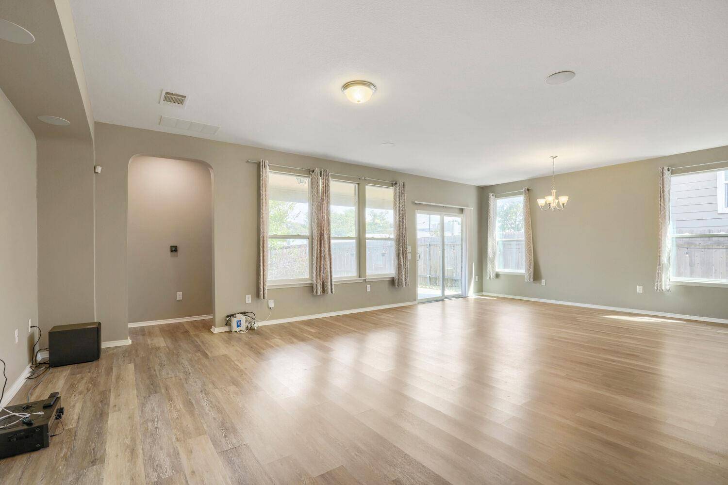 6808 Ondantra BND, Austin, TX 78744