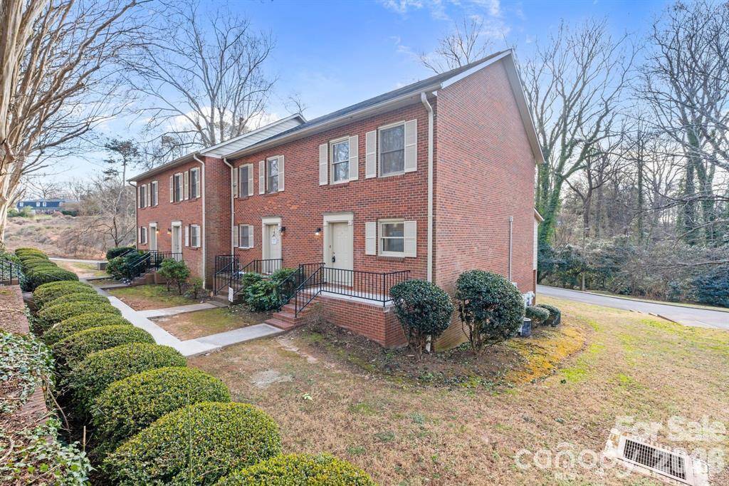 239 13th Avenue PL NW #20, Hickory, NC 28601