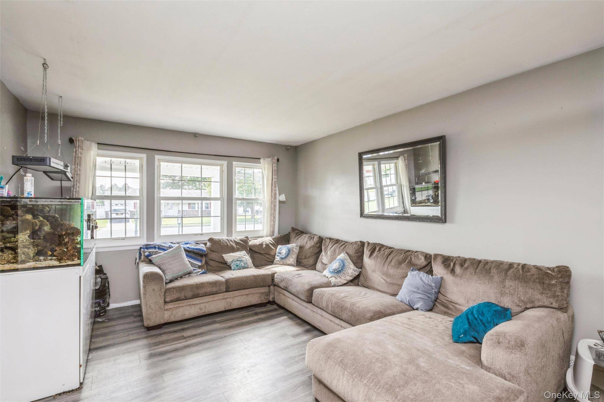 35 Norman DR, Bohemia, NY 11716