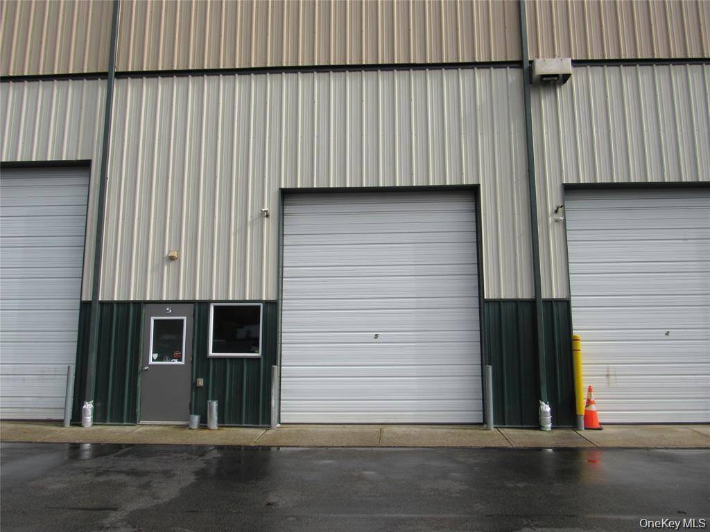1015 E Main ST #5, Riverhead, NY 11901