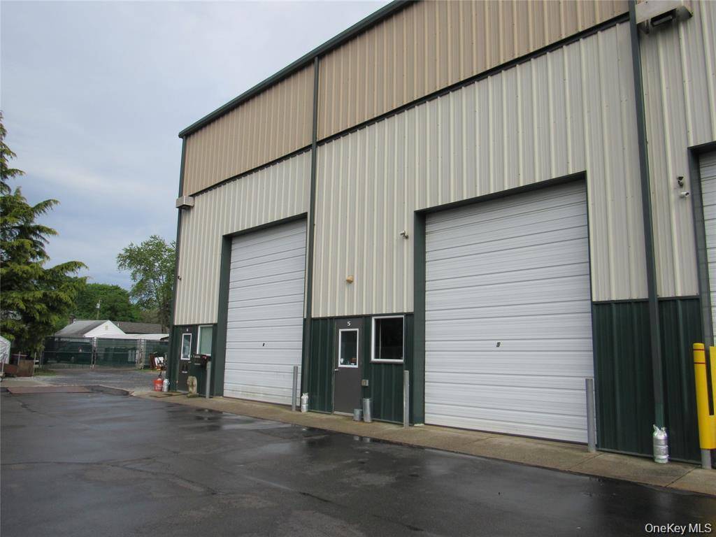 1015 E Main ST #5, Riverhead, NY 11901