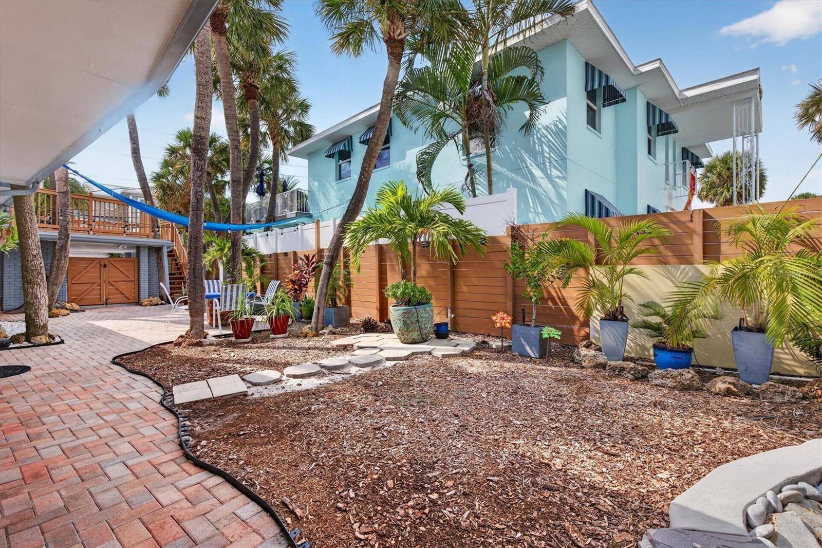 2802 PASS A GRILLE WAY #2, St Petersburg, FL 33706