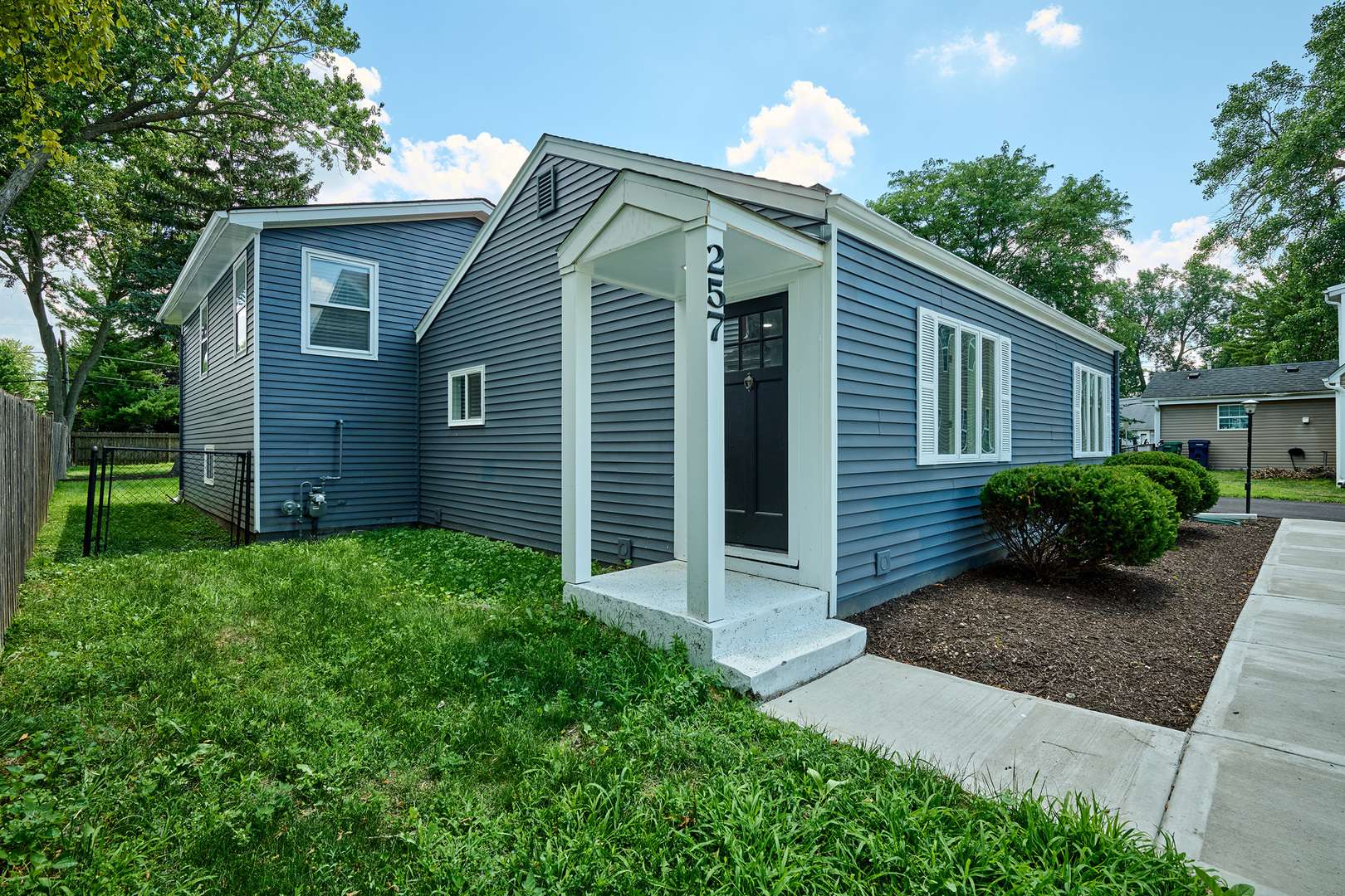 257 N Grace ST, Lombard, IL 60148