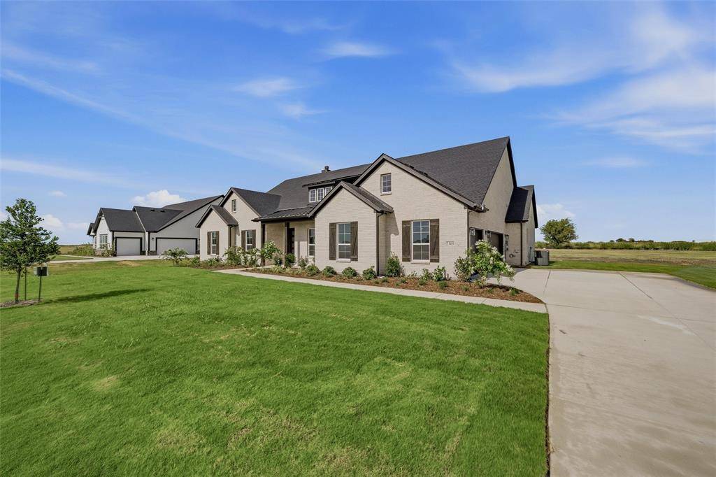 2305 Quartz Street, Krum, TX 76249