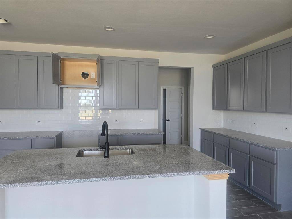4449 Sweet Clover Lane, Fort Worth, TX 76036