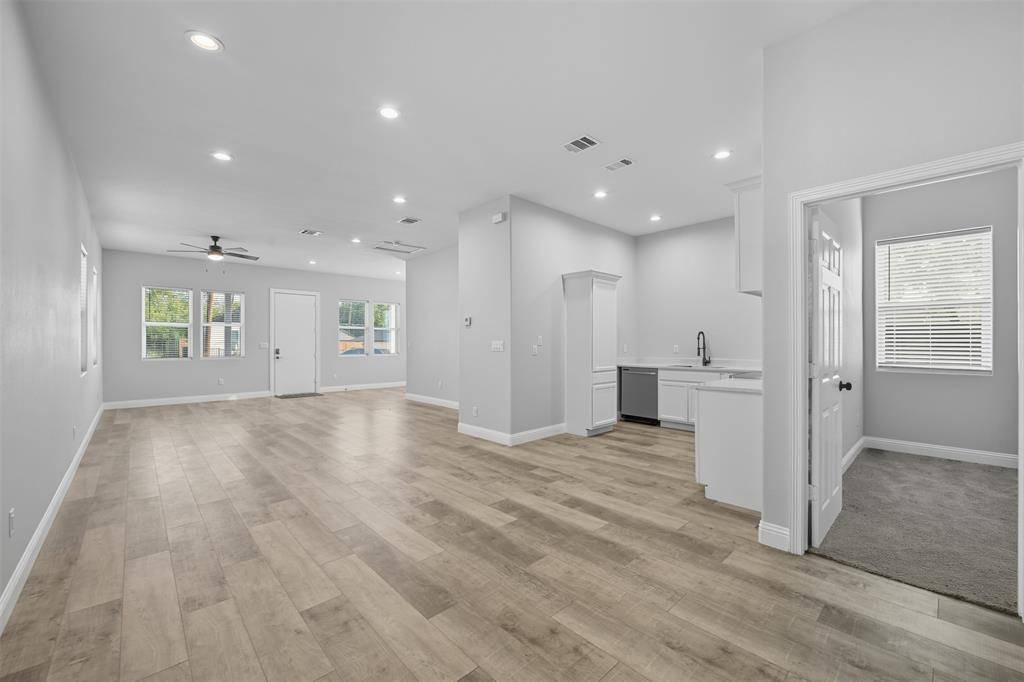 914 E Tucker Street, Fort Worth, TX 76104