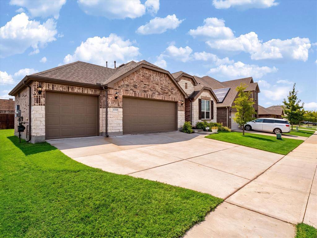 1304 Millican Lane, Aubrey, TX 76227
