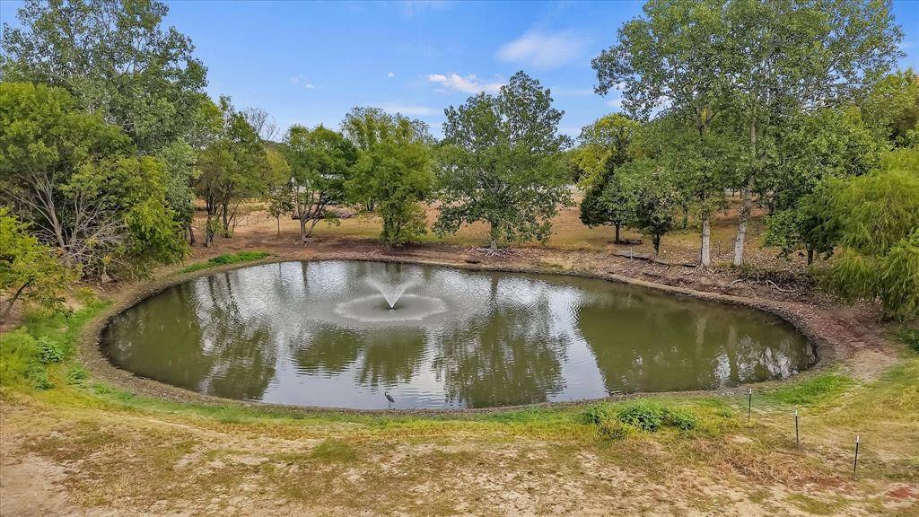 102 Old Pecan, Ennis, TX 75119