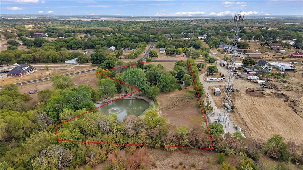 102 Old Pecan, Ennis, TX 75119