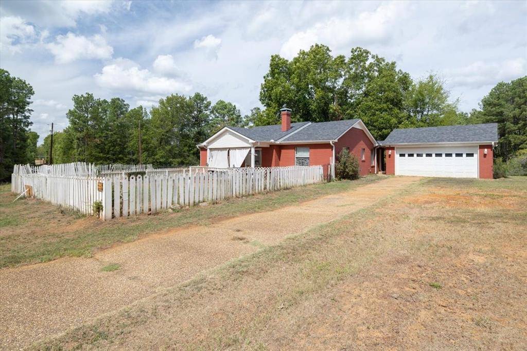 9462 County Road 147 W, Overton, TX 75684