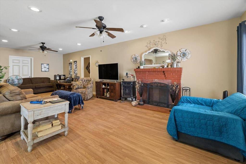 9462 County Road 147 W, Overton, TX 75684