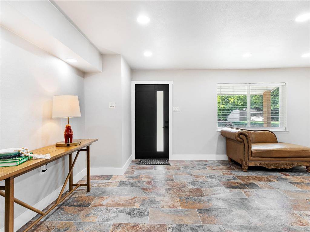 1213 Fairmont Street, Irving, TX 75062