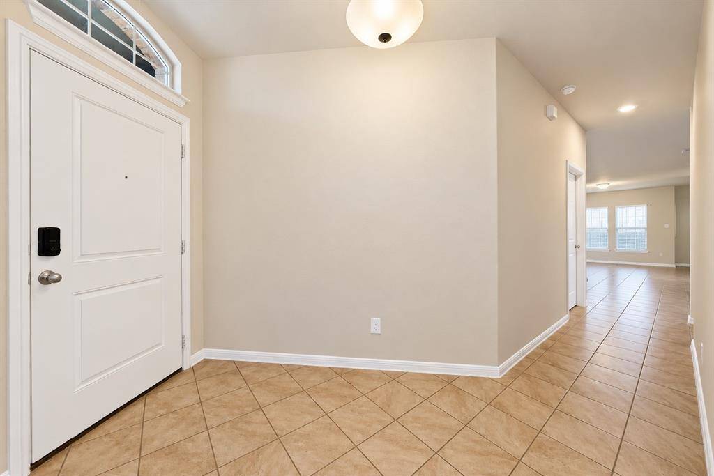 228 Foxhunter Street, Fort Worth, TX 76131