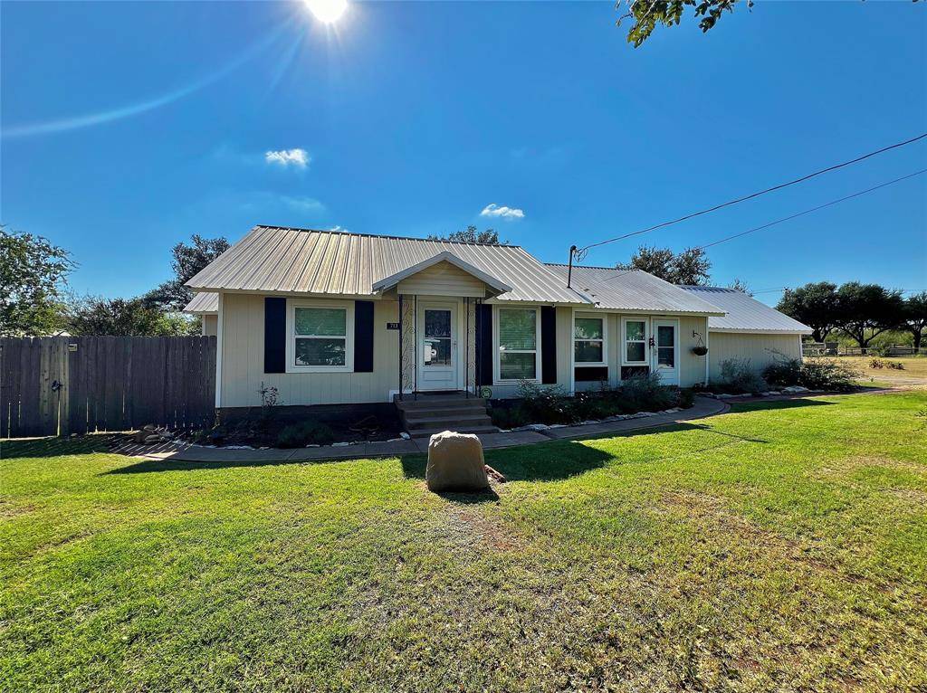 713 Spring Street, Granbury, TX 76048