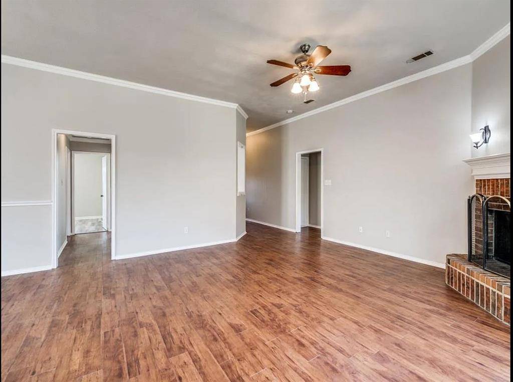 942 Jacobs Crossing Court, Burleson, TX 76028