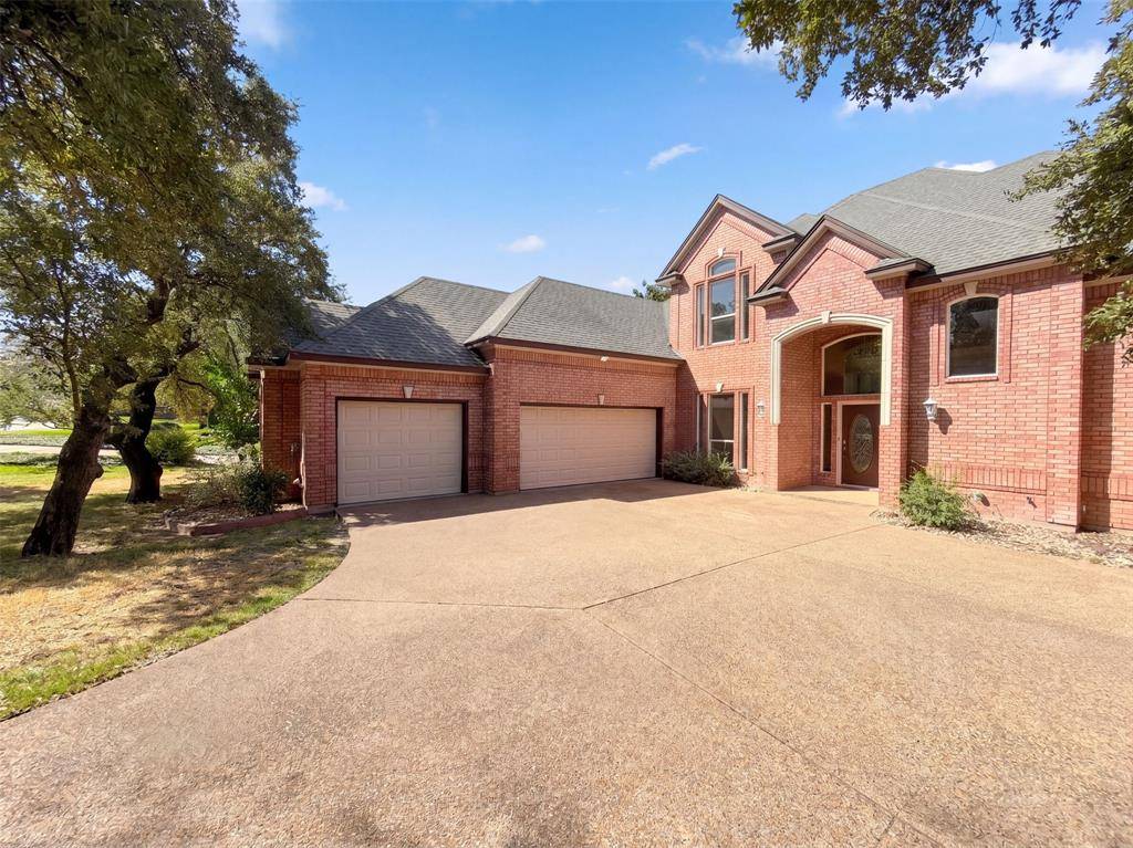9313 Dosier Cove W, Fort Worth, TX 76179