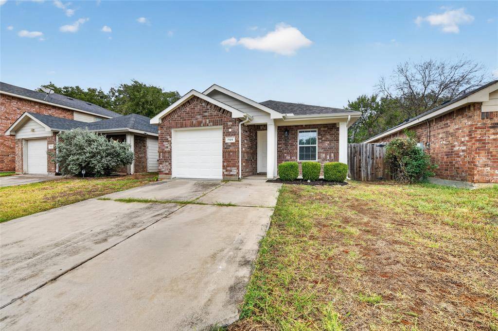 756 River Garden Drive, Fort Worth, TX 76114