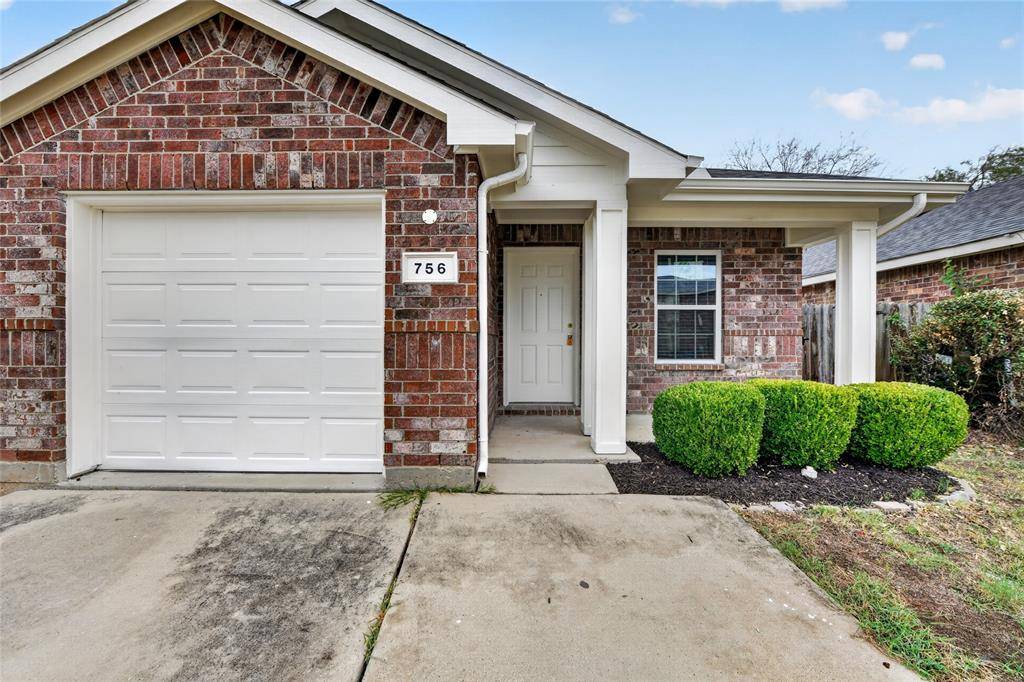 756 River Garden Drive, Fort Worth, TX 76114