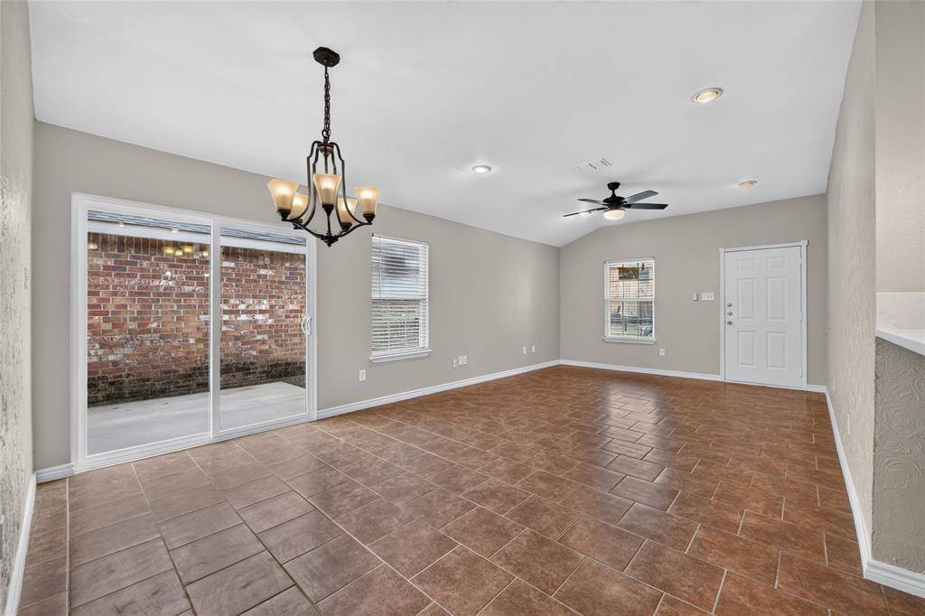 756 River Garden Drive, Fort Worth, TX 76114