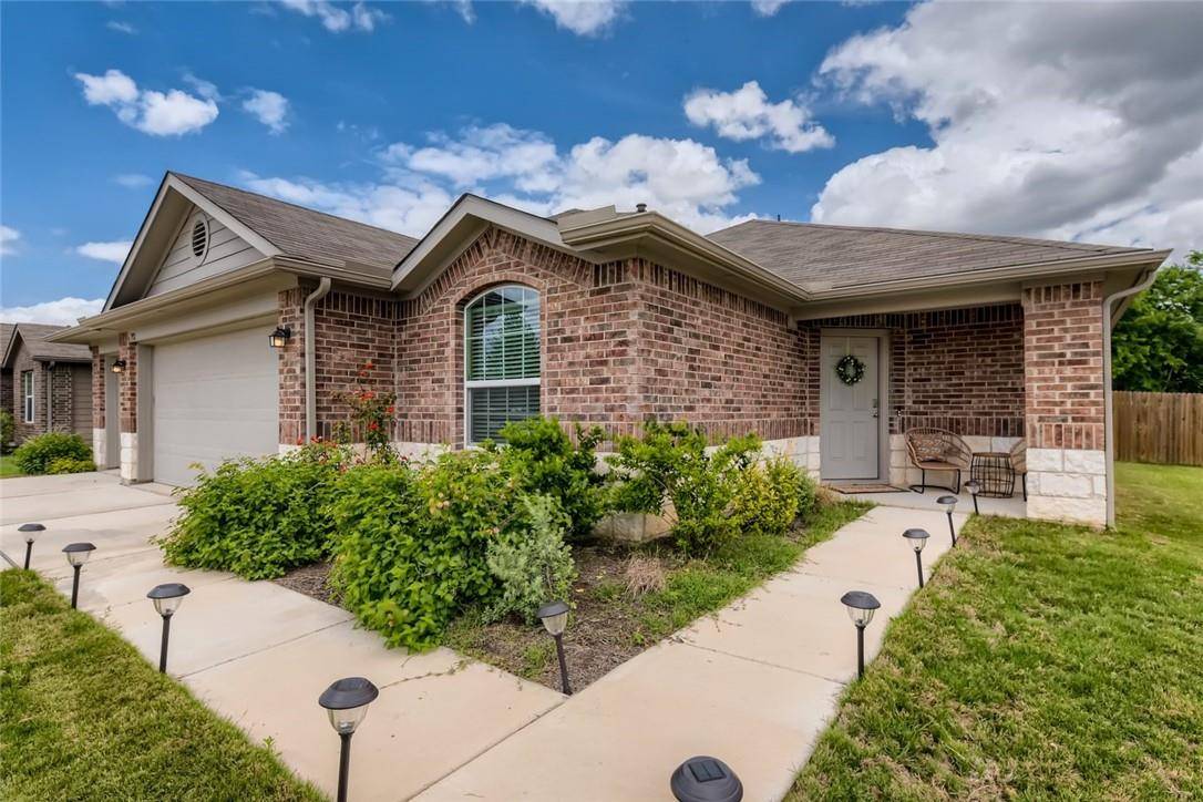 192 James Adkins DR, Kyle, TX 78640