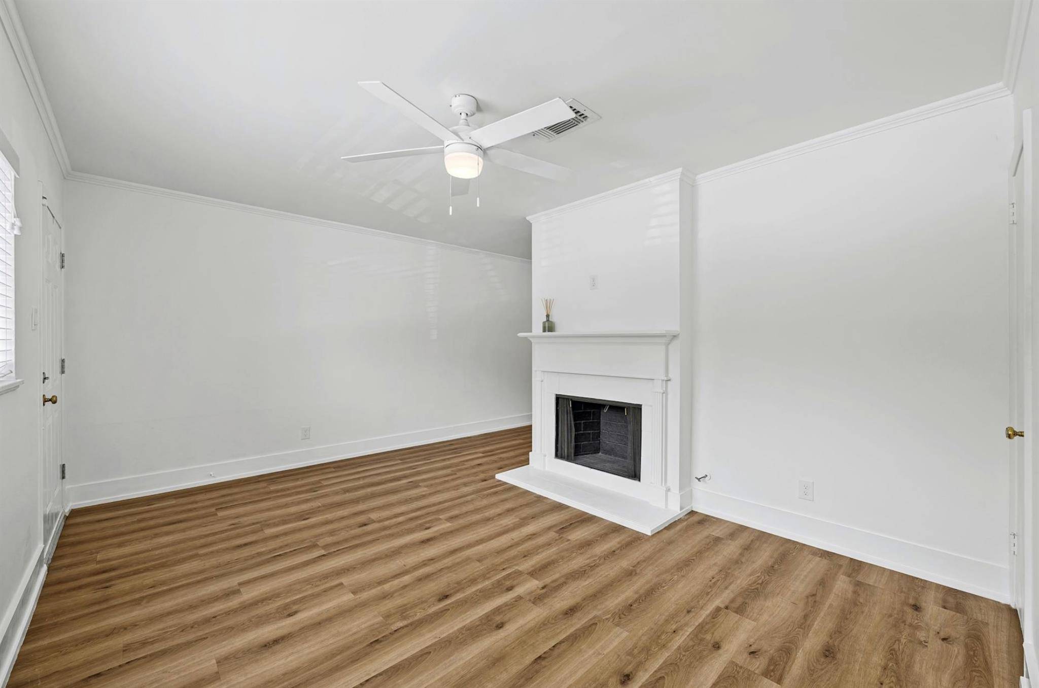 2401 Winsted LN #9, Austin, TX 78703