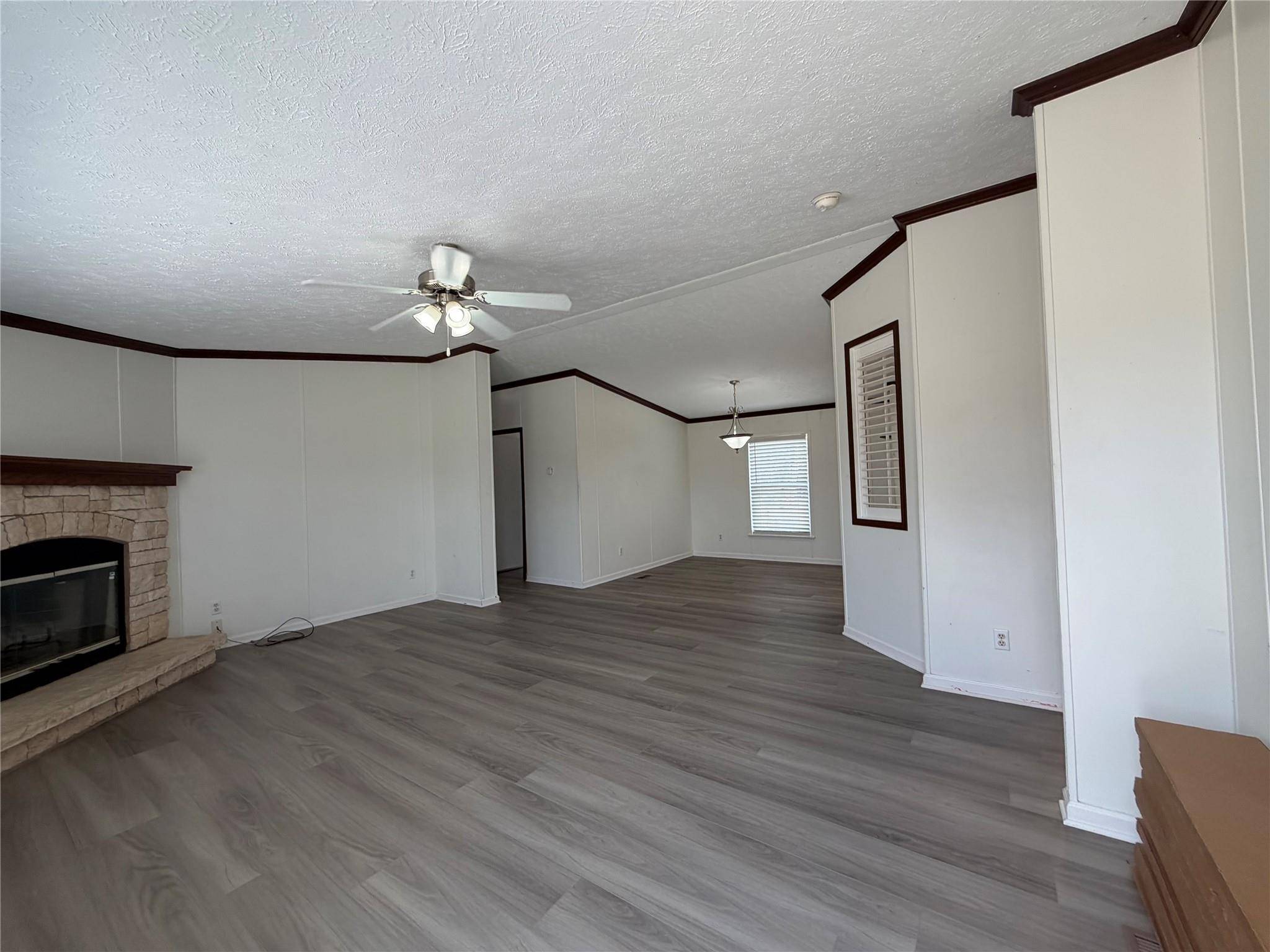 161 Phelan RD, Bastrop, TX 78602