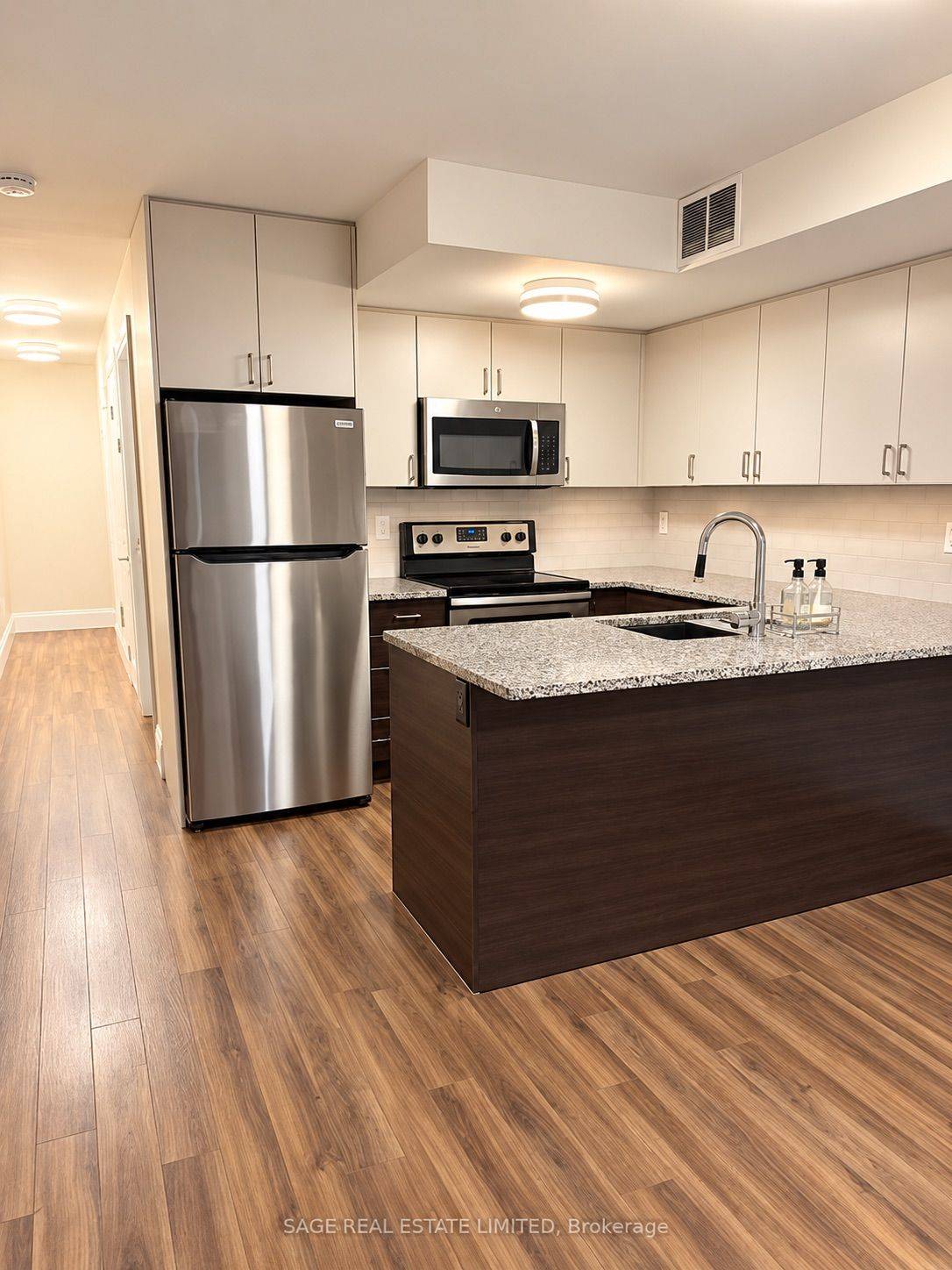 228 Montrose AVE #Lower, Toronto C01, ON M6G 3G7