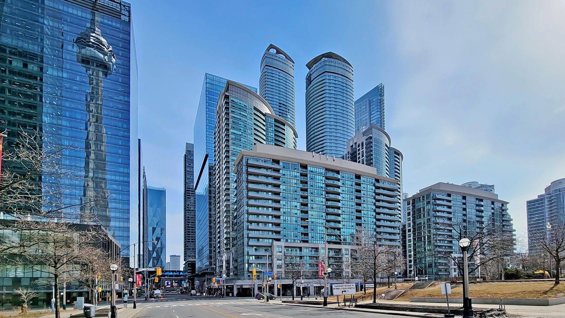 30 Grand Trunk CRES #1907, Toronto C01, ON M5J 3A4