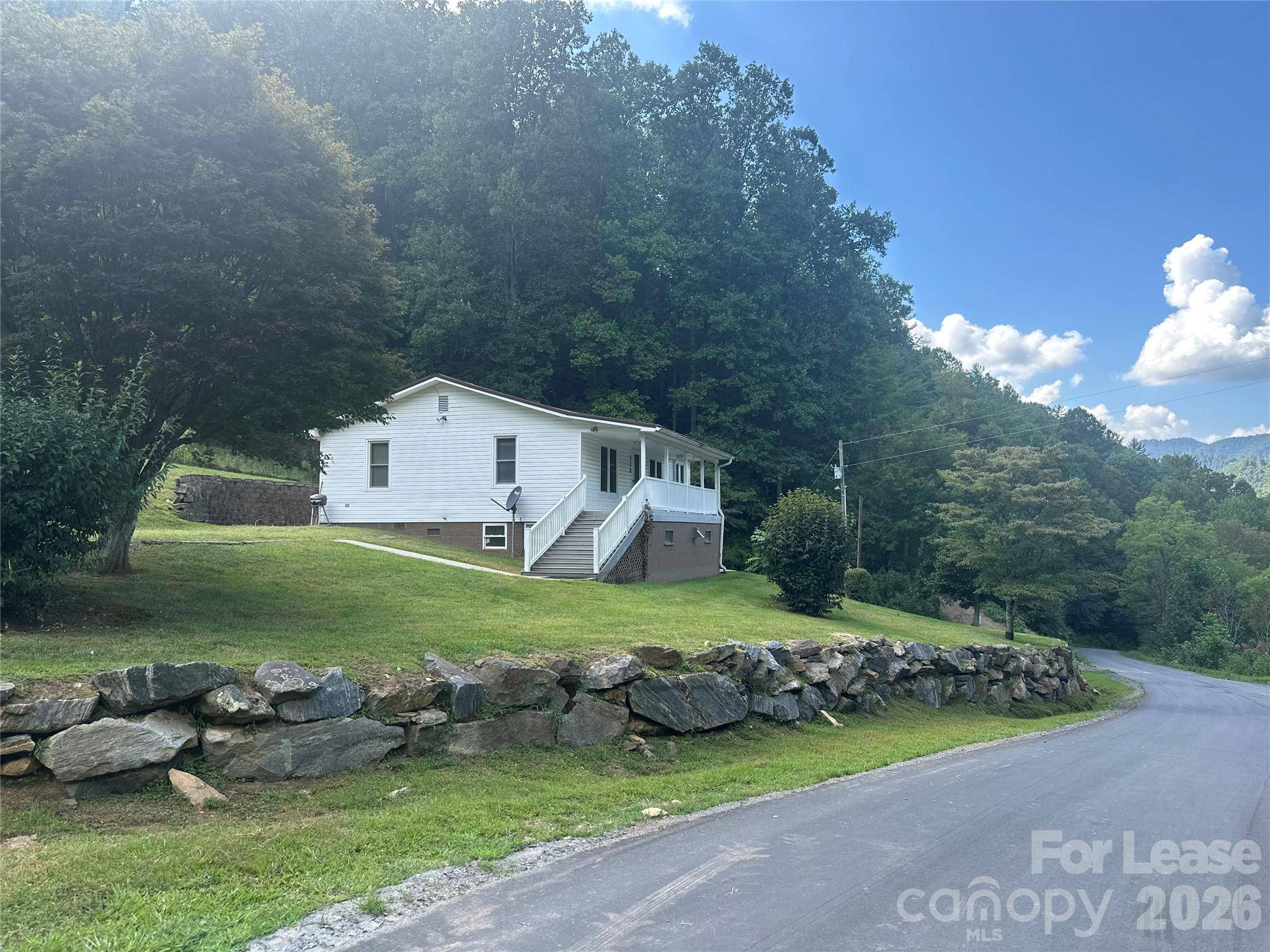 328 Bloody Fork RD, Burnsville, NC 28714