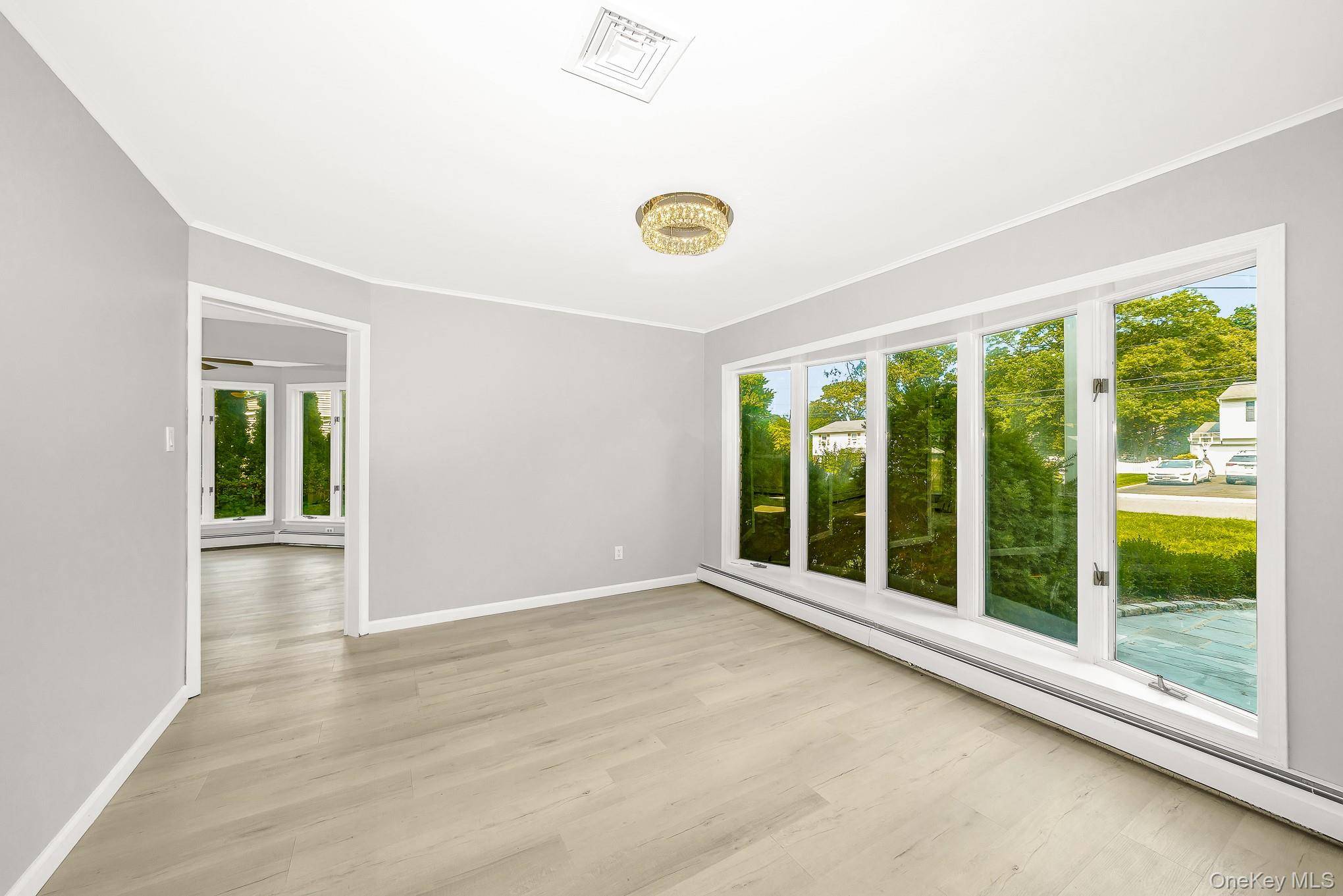 70 Woodview LN, Centereach, NY 11720
