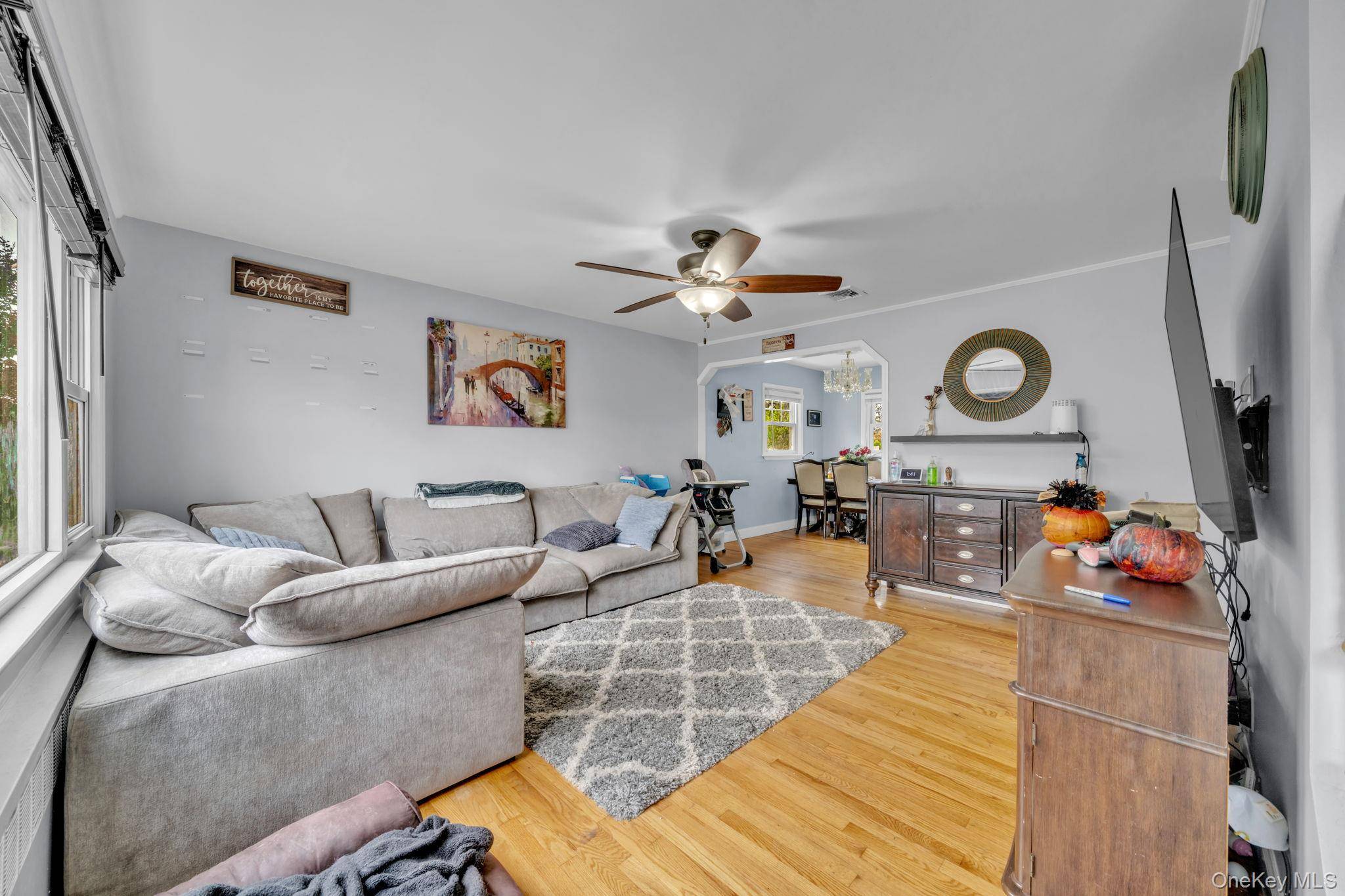 296 Heathcote RD, Lindenhurst, NY 11757