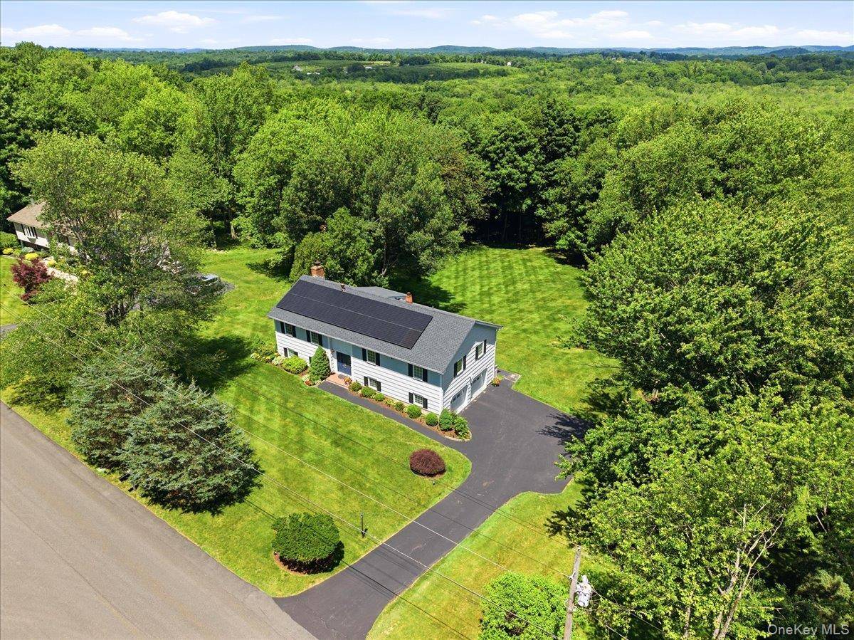 15 Watergate DR, Amawalk, NY 10501