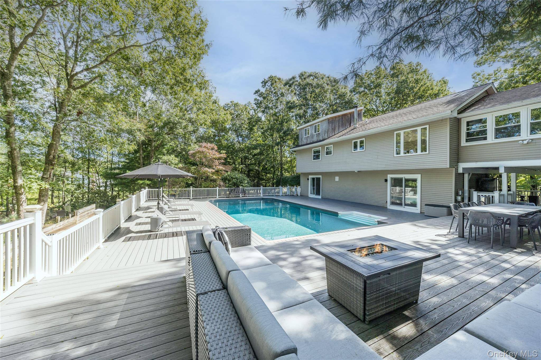 30 Squires BLVD, Hampton Bays, NY 11946