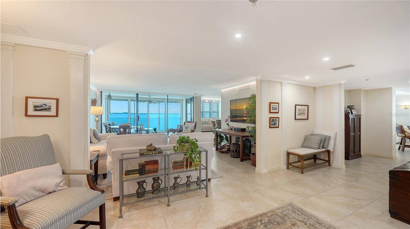 99 SUNSET DR #401, Sarasota, FL 34236
