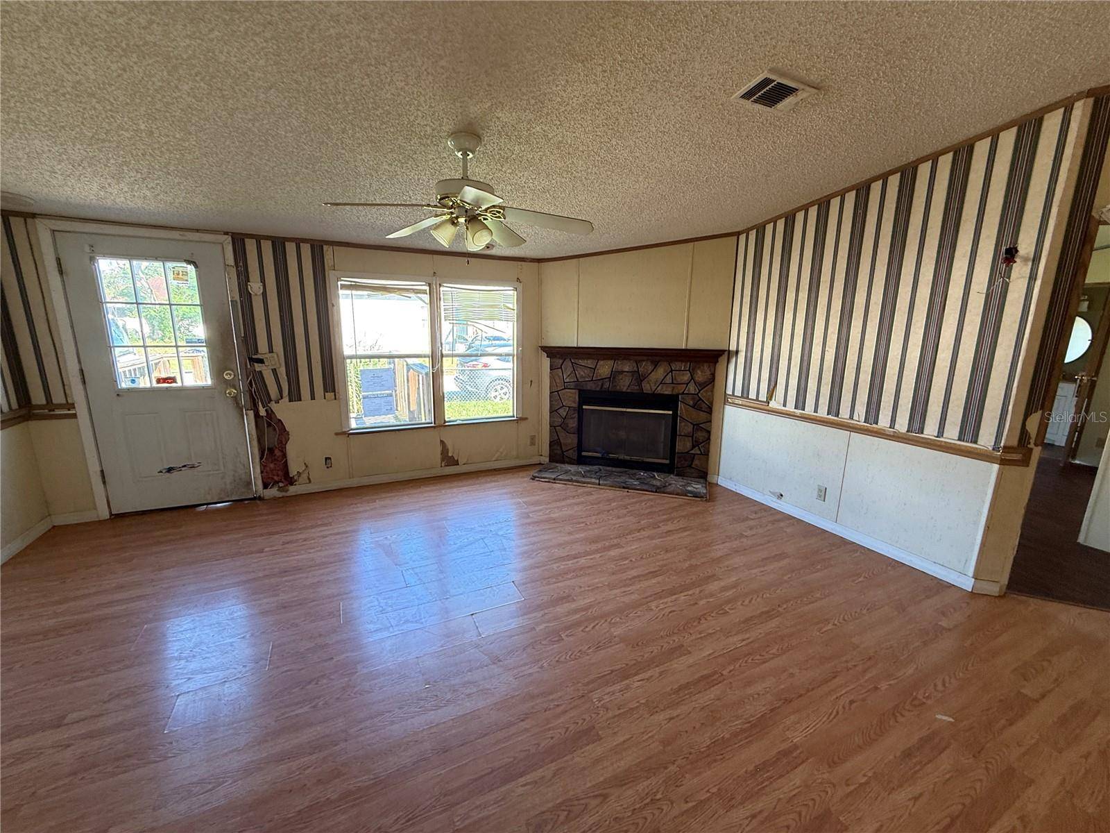 2001 PINE ST, St Cloud, FL 34769