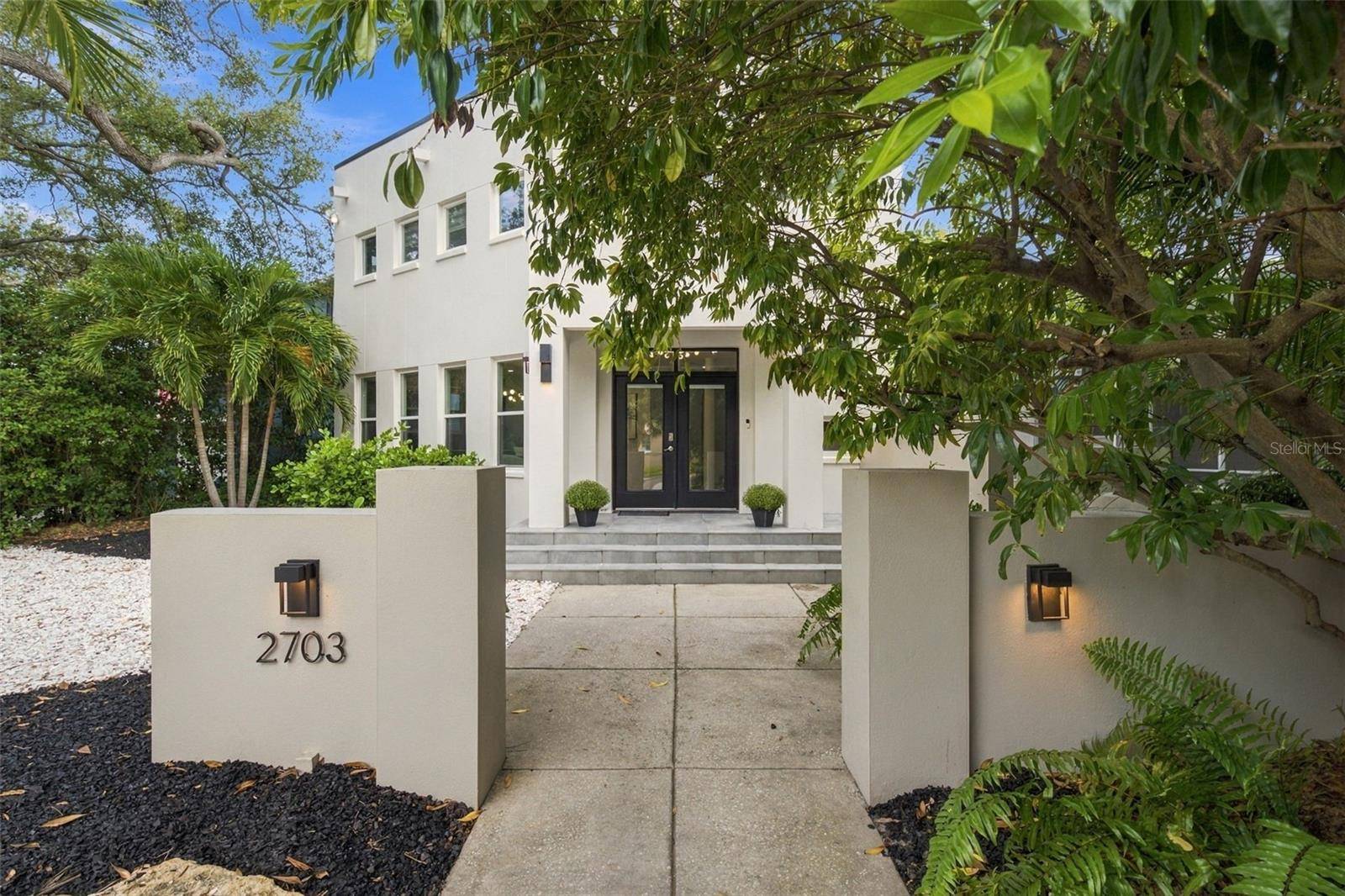 2703 W PRICE AVE, Tampa, FL 33611