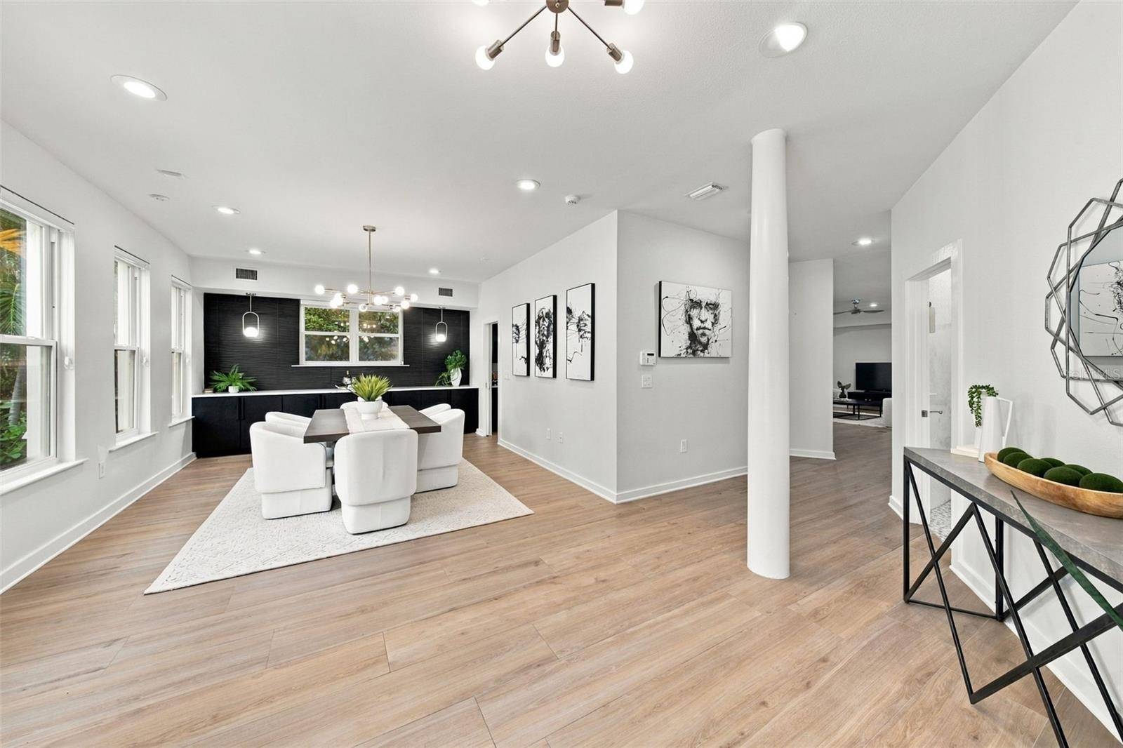 2703 W PRICE AVE, Tampa, FL 33611