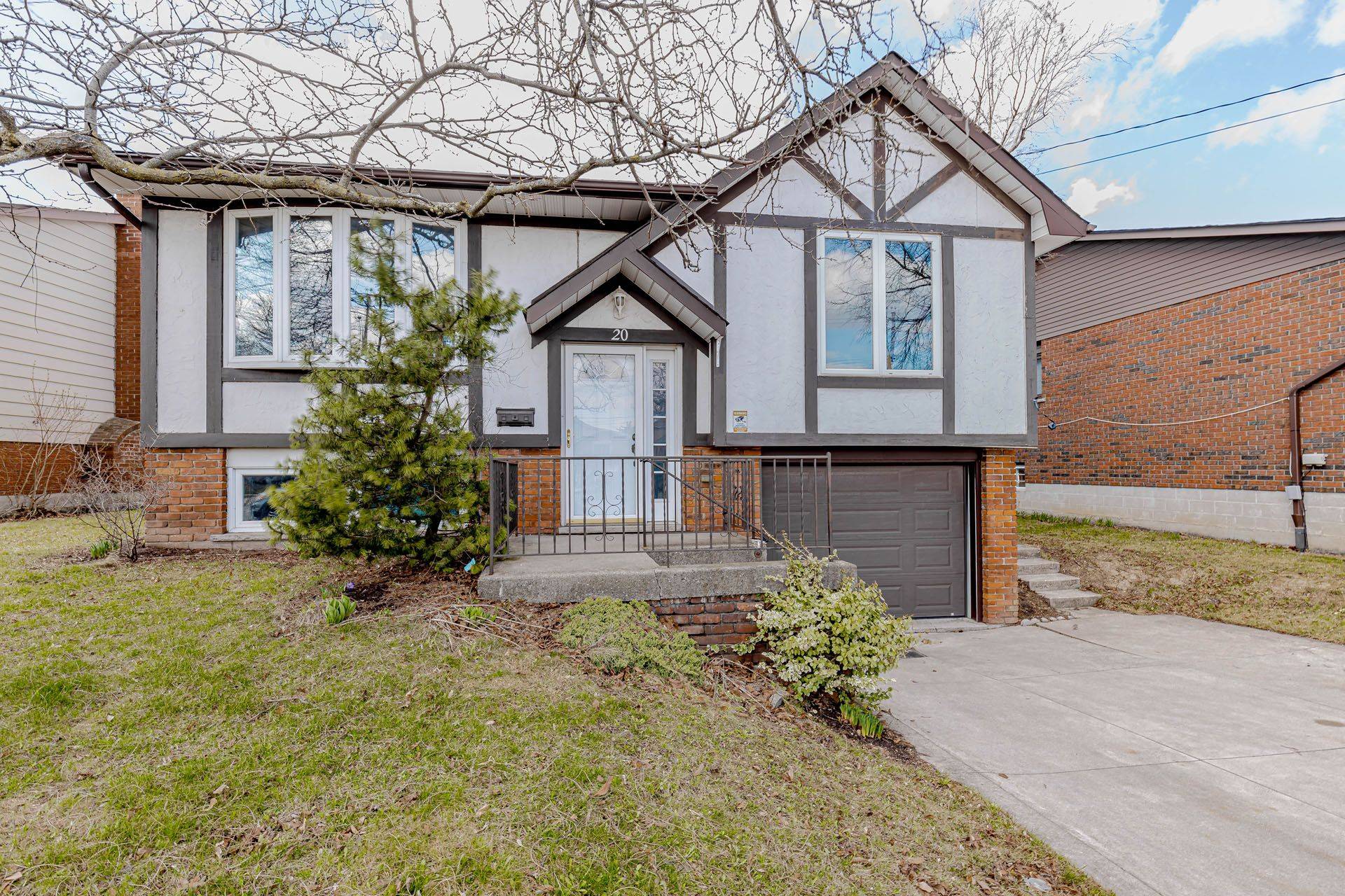 20 Normajean AVE, Hamilton, ON L8W 1S2