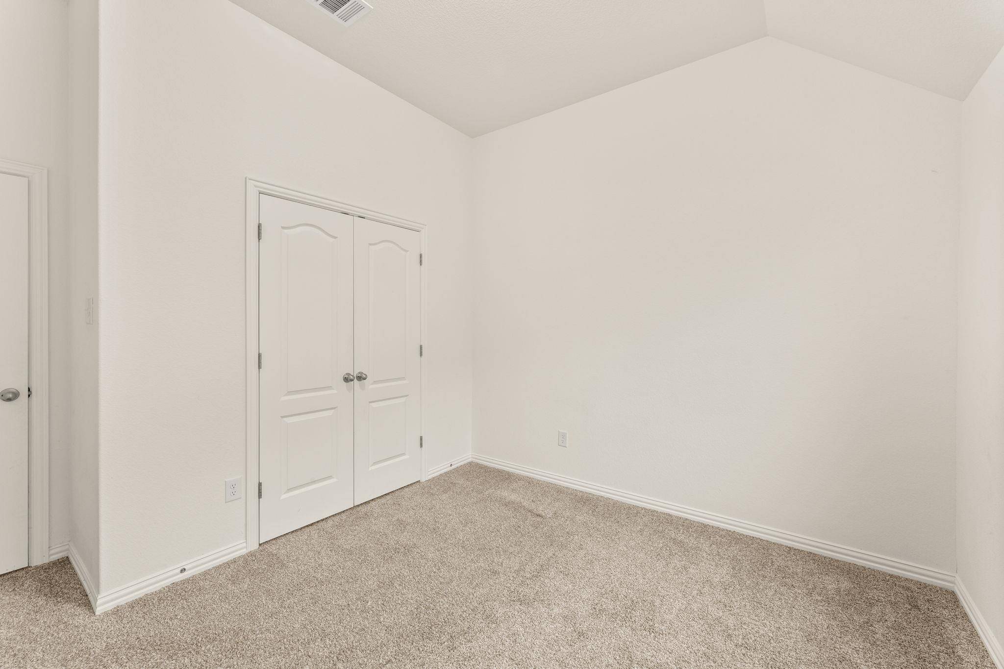 506 Roaming DR, Hutto, TX 78634