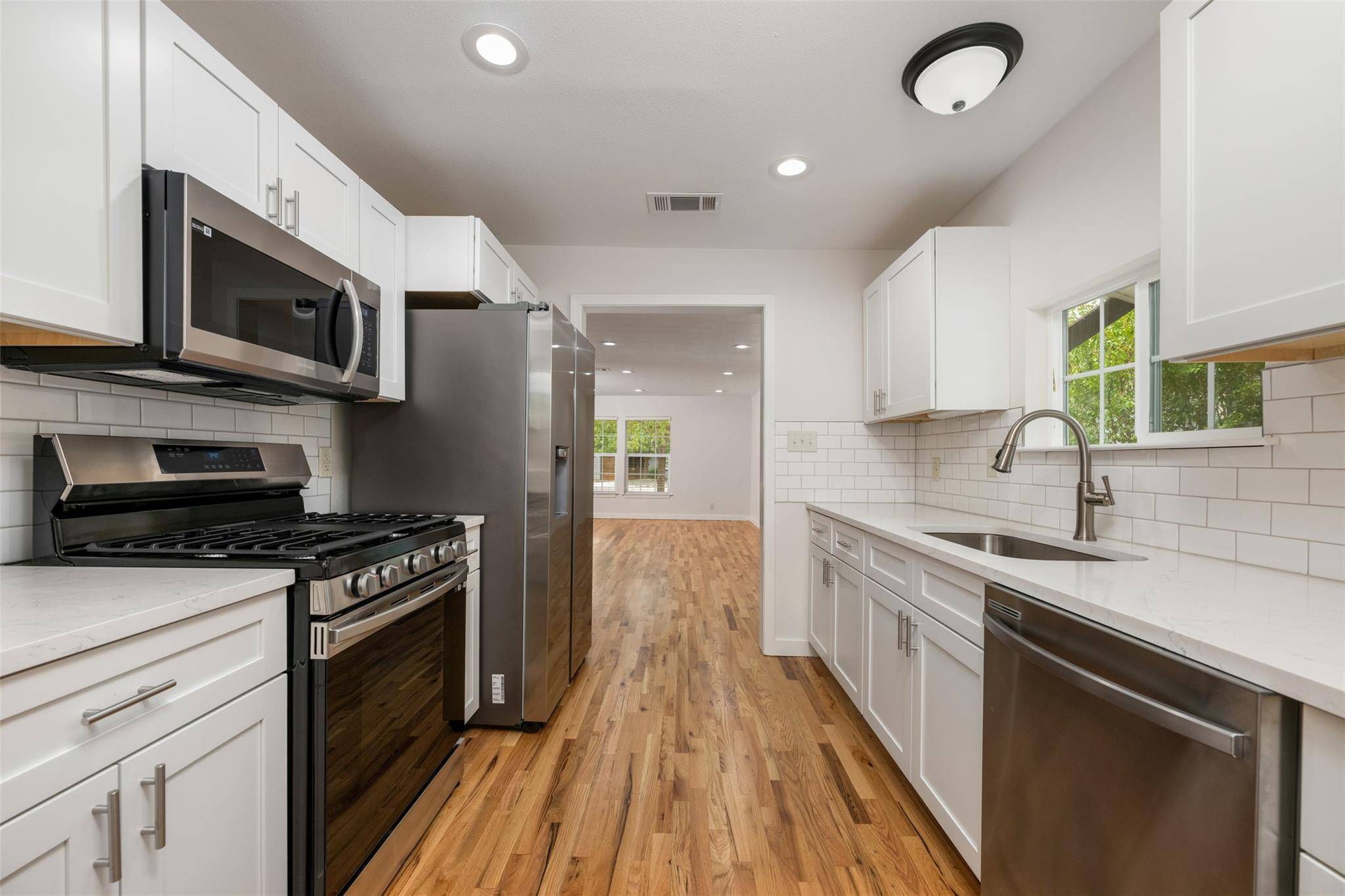 1806 Mohle DR, Austin, TX 78703