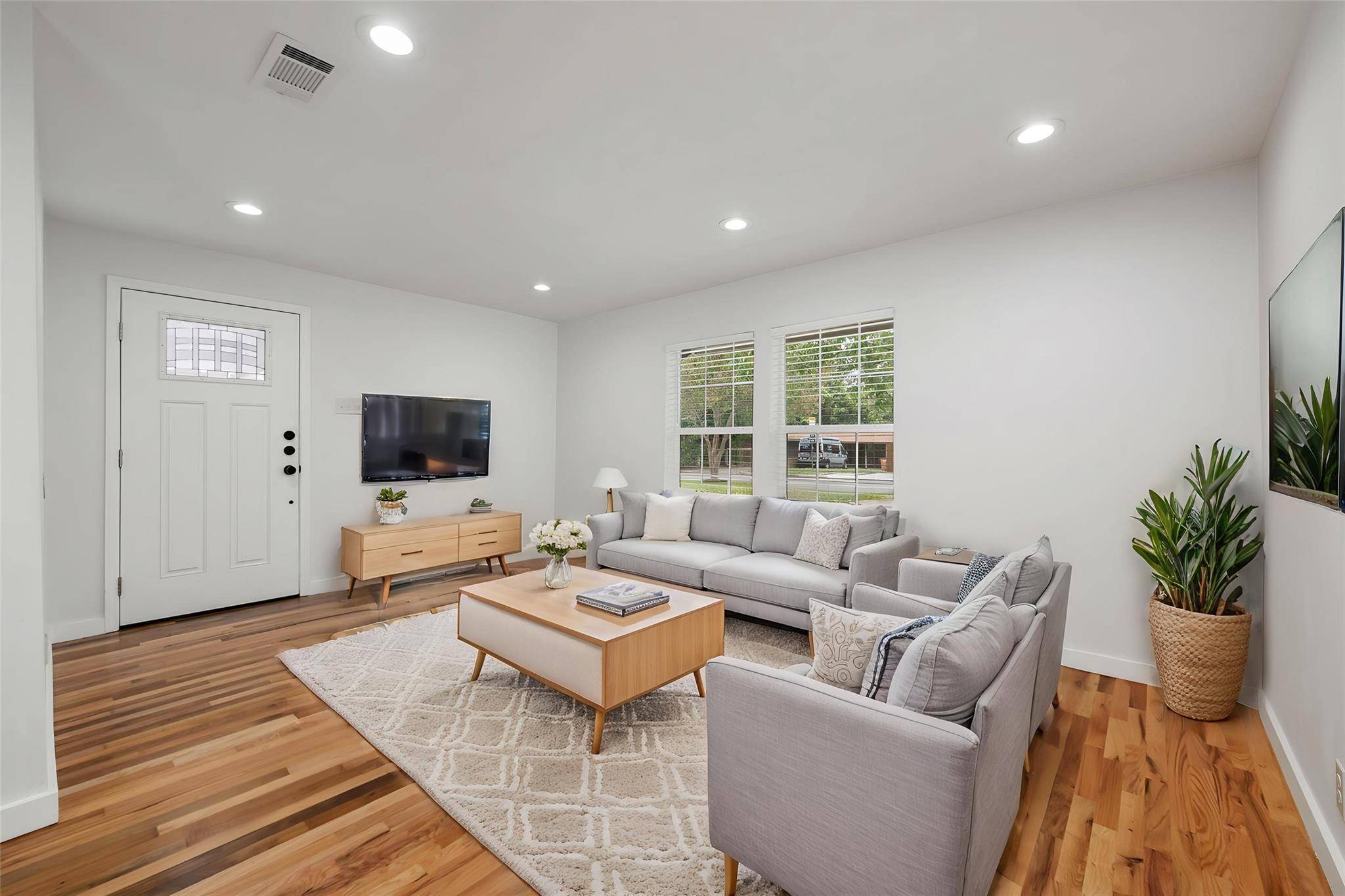 1806 Mohle DR, Austin, TX 78703