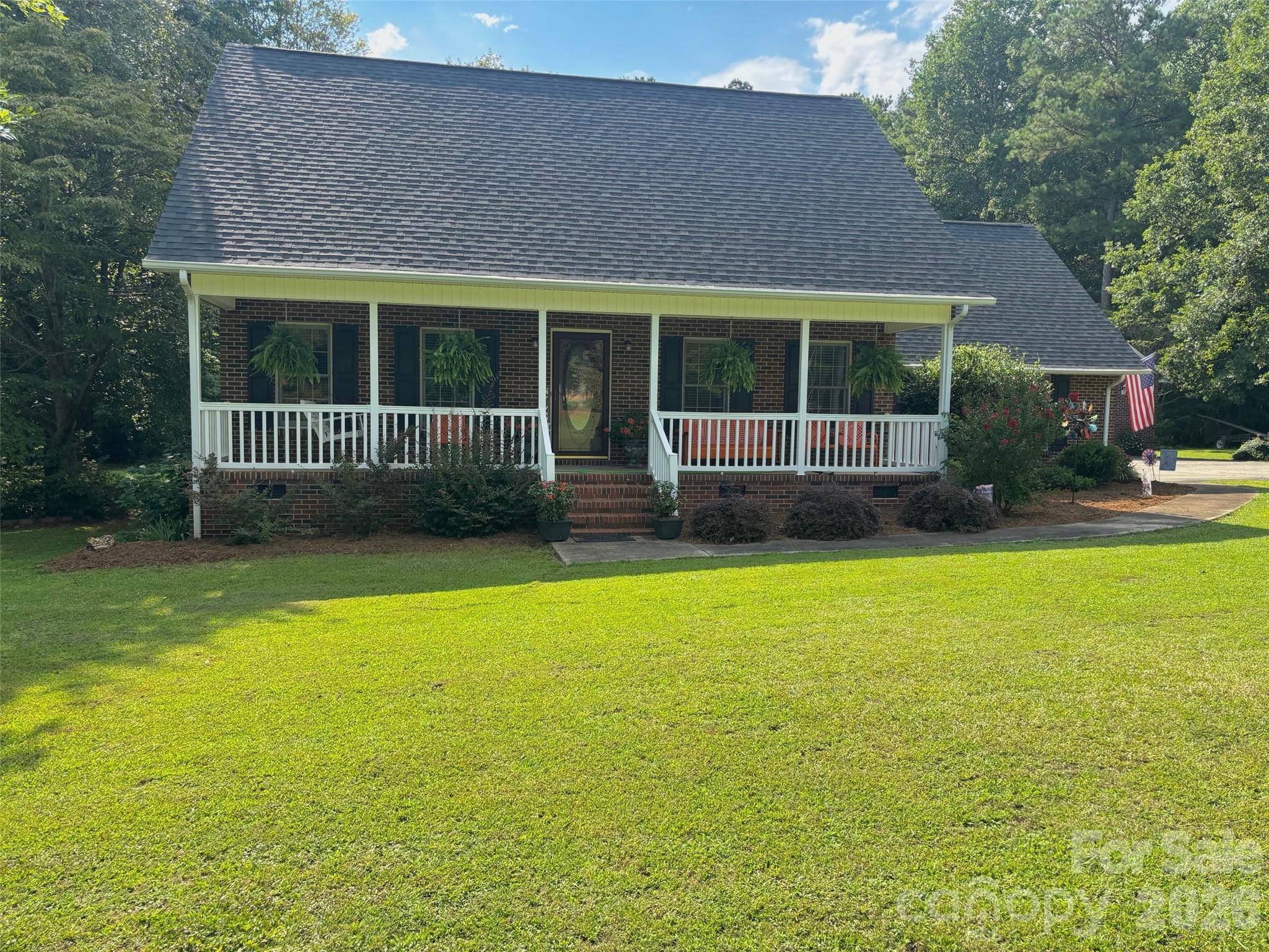 912 Redwood LN, Chester, SC 29706