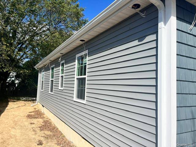 55 Corsica ST, Copiague, NY 11726